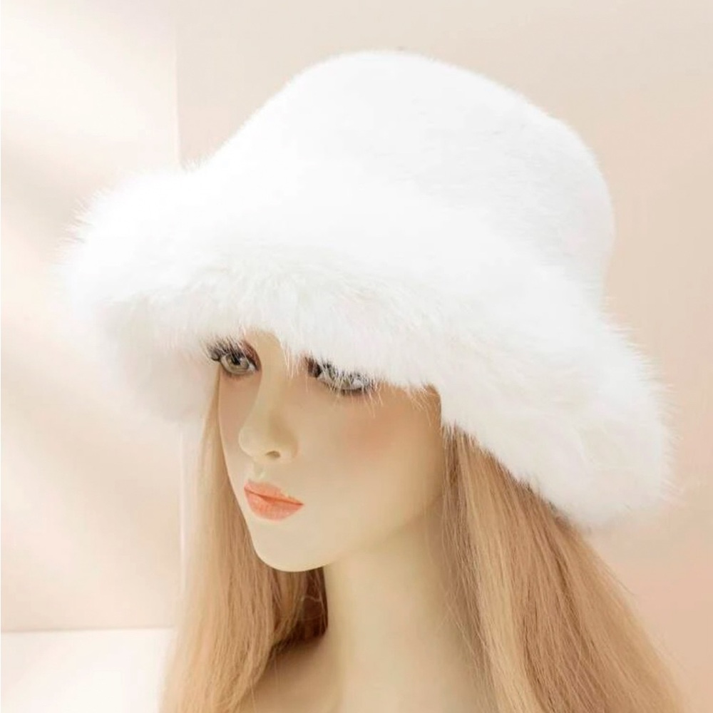 ⭐️Faux Fur Bucket Hat Bundle⭐️